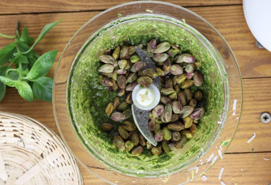 image of how to add pistachios to a blender